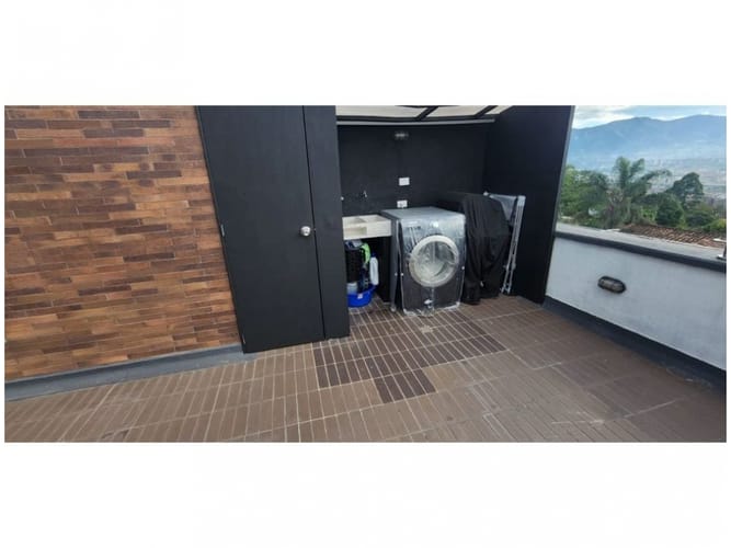 Casa de 3 alcobas en venta en Loma El Atravesado, Envigado, 290 m² · foto 12 de 24
