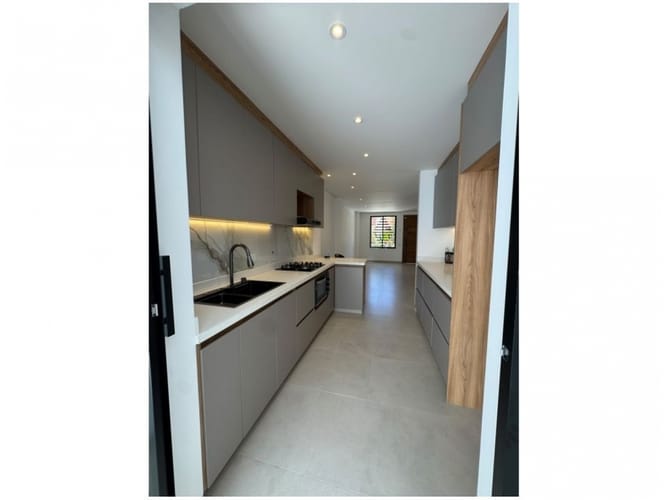 Casa de 4 alcobas en venta en Llano Grande, Rionegro, 165 m² · foto 5 de 24