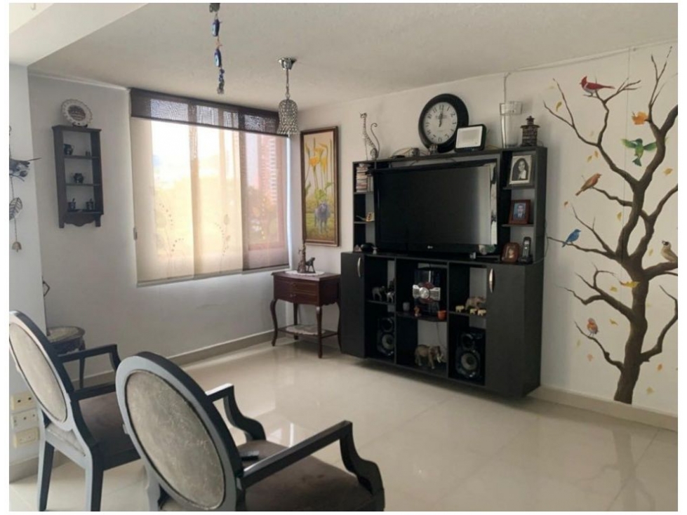 Apartamento en venta en Loma De Los Bernal, Medellín · foto 2 de 12