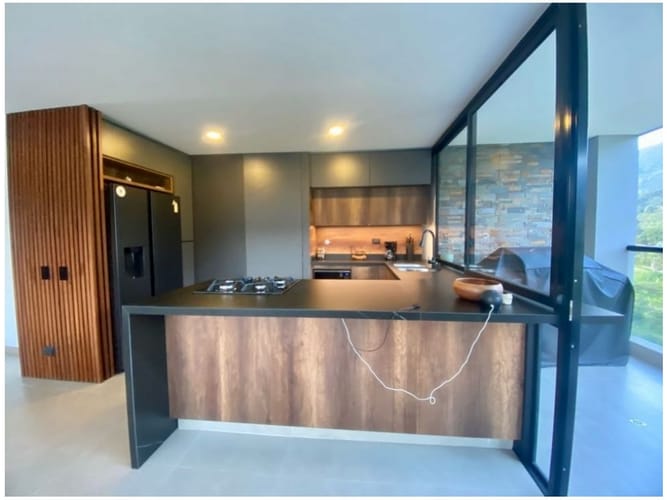Apartamento de 3 alcobas en venta en Loma De Las Brujas, Envigado, 166 m² · foto 4 de 24