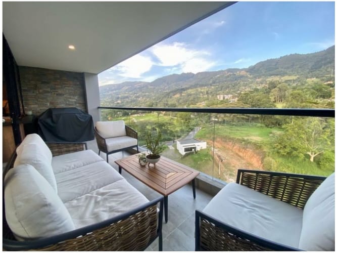 Apartamento de 3 alcobas en venta en Loma De Las Brujas, Envigado, 166 m² · foto 5 de 24