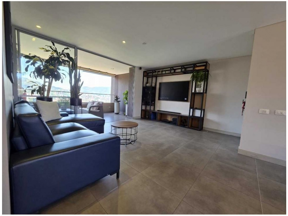 Apartamento en venta en Loma Benedictinos, Envigado · foto 3 de 24