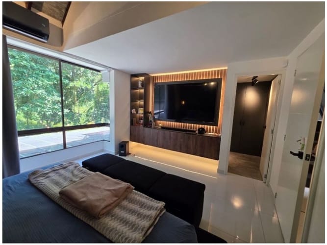 Casa de 3 alcobas en venta en El Tesoro, Medellín, 229 m² · foto 2 de 18