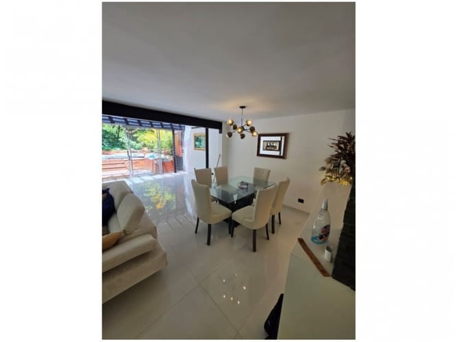 Casa de 3 alcobas en venta en El Tesoro, Medellín, 229 m² · foto 4 de 18