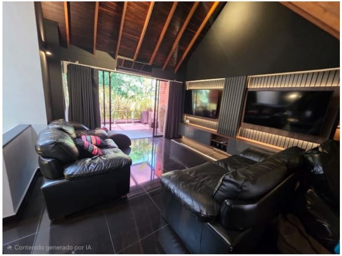 Casa de 3 alcobas en venta en El Tesoro, Medellín, 229 m² · foto 12 de 18