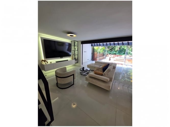 Casa de 3 alcobas en venta en El Tesoro, Medellín, 229 m² · foto 13 de 18