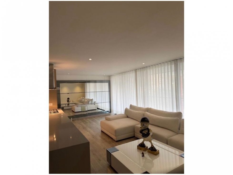 Apartamento en venta en El Poblado, Medellín · foto 3 de 9