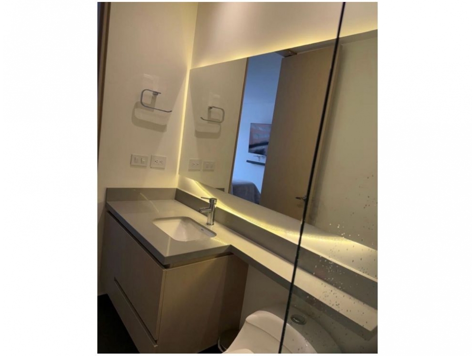 Apartamento en venta en El Poblado, Medellín · foto 7 de 9