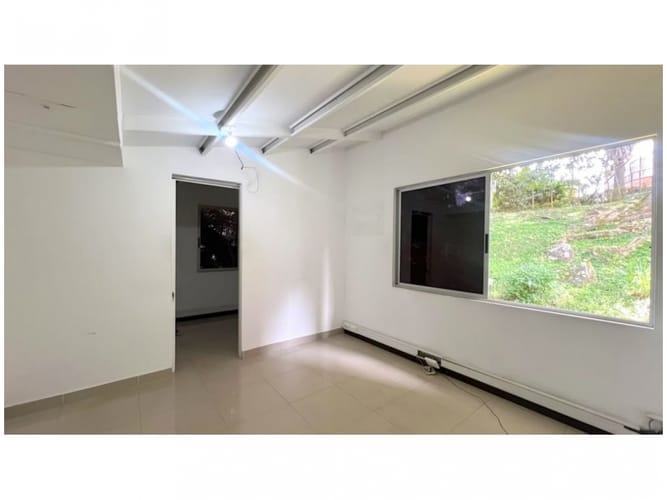 Casa de 10 alcobas en venta en Las Lomas, Medellín, 680 m² · foto 9 de 24