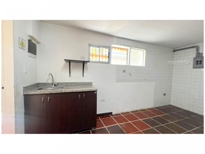 Casa de 10 alcobas en venta en Las Lomas, Medellín, 680 m² · foto 12 de 24