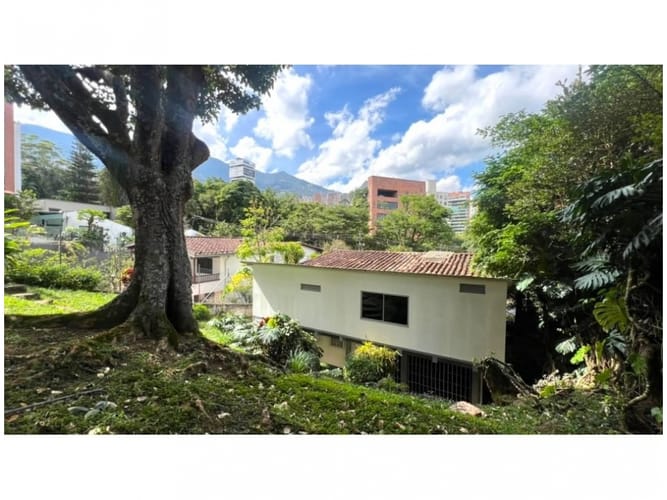 Casa de 10 alcobas en venta en Las Lomas, Medellín, 680 m² · foto 17 de 24