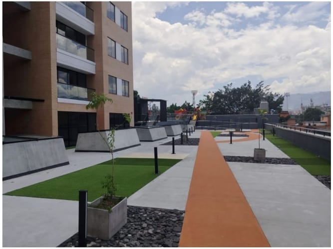 Apartamento de 3 alcobas en venta en Los Colores, Medellín, 89 m² · foto 2 de 23