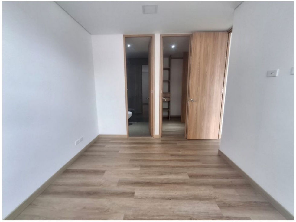 Apartamento en venta en Los Colores, Medellín · foto 9 de 23