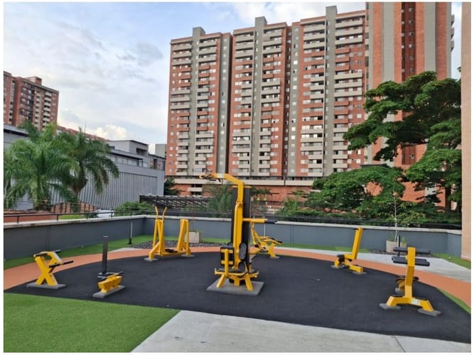 Apartamento de 3 alcobas en venta en Los Colores, Medellín, 89 m² · foto 3 de 23