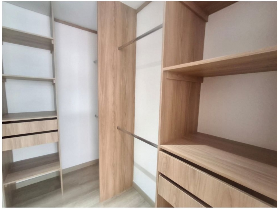 Apartamento en venta en Los Colores, Medellín · foto 10 de 23