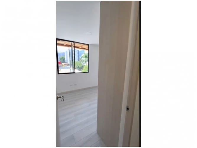 Apartamento de 3 alcobas en venta en Los Colores, Medellín, 89 m² · foto 7 de 23