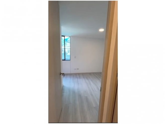 Apartamento de 3 alcobas en venta en Los Colores, Medellín, 89 m² · foto 11 de 23