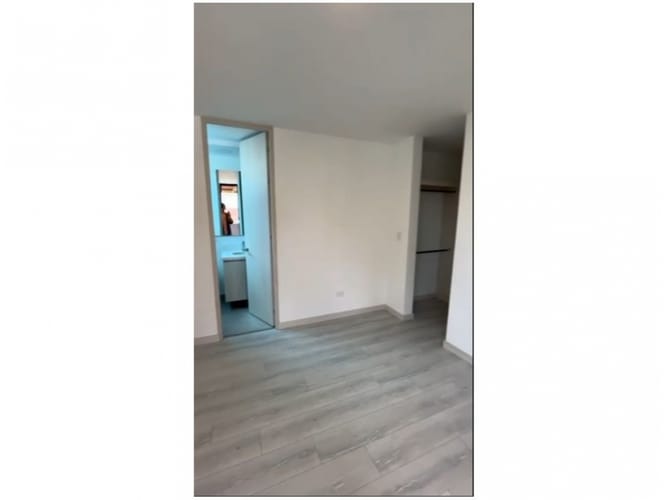 Apartamento de 3 alcobas en venta en Los Colores, Medellín, 89 m² · foto 18 de 23