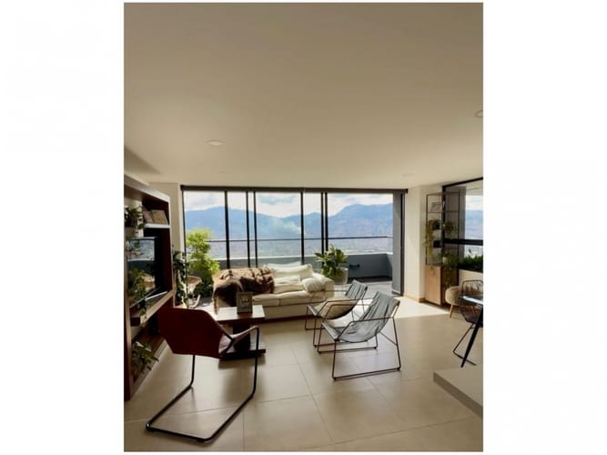 Apartamento de 2 alcobas en venta en Castropol, Medellín, 132 m² · foto 1 de 24