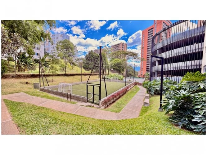 Apartamento de 2 alcobas en venta en Los Balsos, Medellín, 100 m² · foto 18 de 19