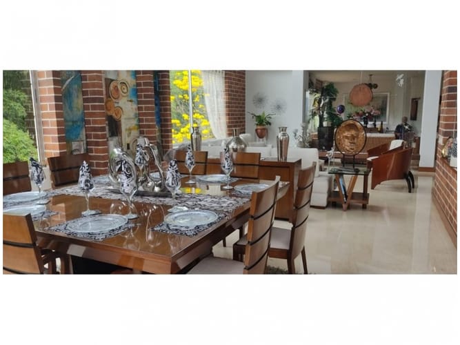 Casa de 6 alcobas en venta en Loma Del Escobero, Envigado, 1477 m² · foto 9 de 19