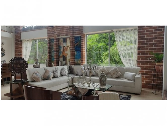 Casa de 6 alcobas en venta en Loma Del Escobero, Envigado, 1477 m² · foto 10 de 19