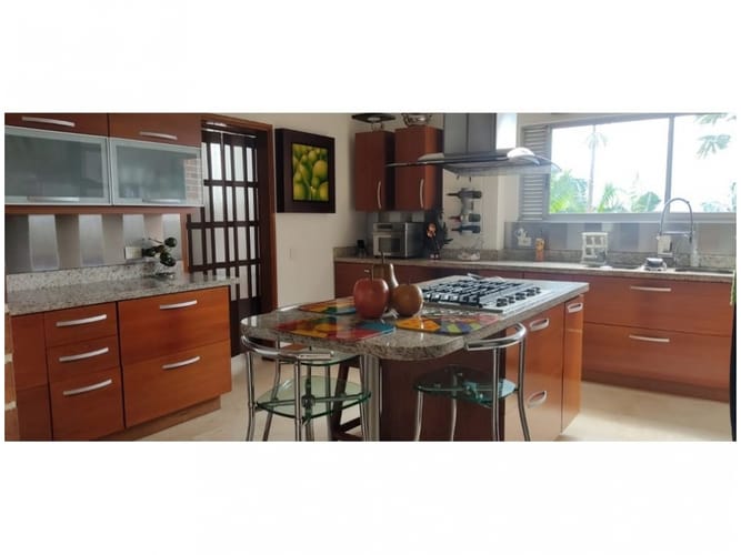 Casa de 6 alcobas en venta en Loma Del Escobero, Envigado, 1477 m² · foto 11 de 19