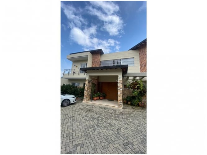 Casa de 6 alcobas en venta en Loma Del Escobero, Envigado, 1477 m² · foto 16 de 19
