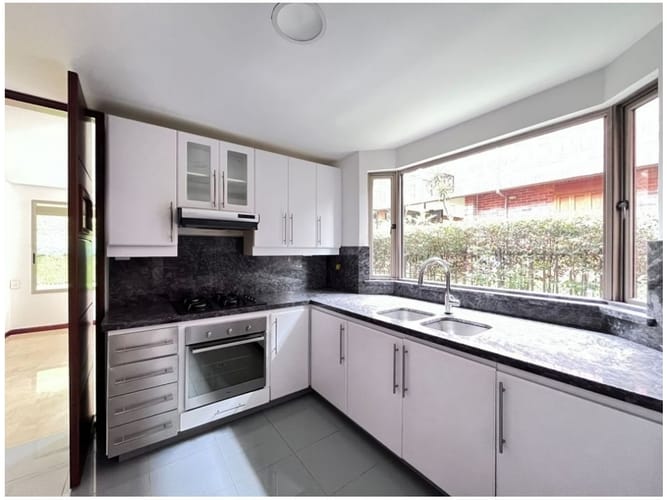 Casa de 3 alcobas en venta en El Poblado, El Retiro, 240 m² · foto 8 de 24