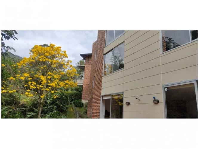 Casa de 6 alcobas en venta en Loma Del Escobero, Envigado, 1477 m² · foto 18 de 19