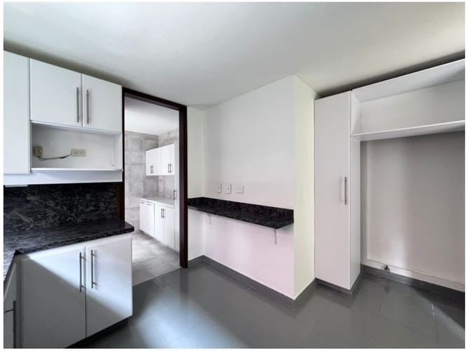 Casa de 3 alcobas en venta en El Poblado, El Retiro, 240 m² · foto 10 de 24