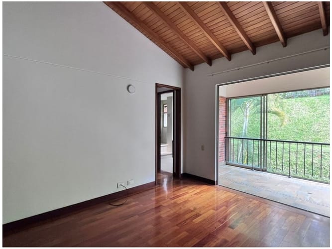 Casa de 3 alcobas en venta en El Poblado, El Retiro, 240 m² · foto 18 de 24