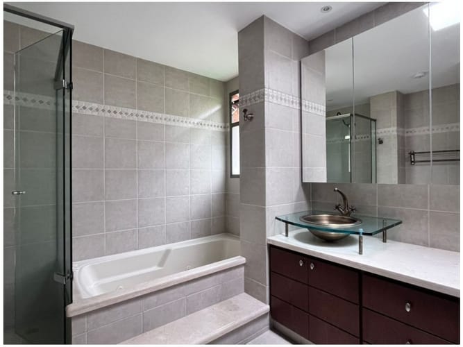 Casa de 3 alcobas en venta en El Poblado, El Retiro, 240 m² · foto 21 de 24
