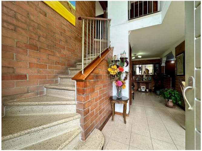 Casa de 3 alcobas en venta en Suramérica, La Estrella, 189 m² · foto 11 de 23