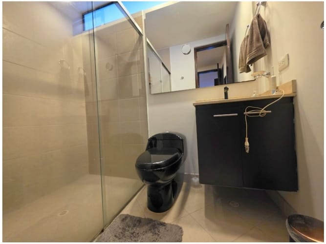 Apartaestudio en venta en El Poblado, Medellín, 79 m² · foto 15 de 17