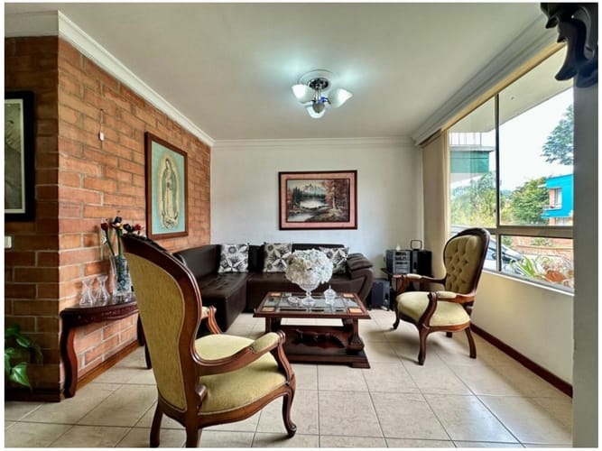 Casa de 3 alcobas en venta en Suramérica, La Estrella, 189 m² · foto 13 de 23