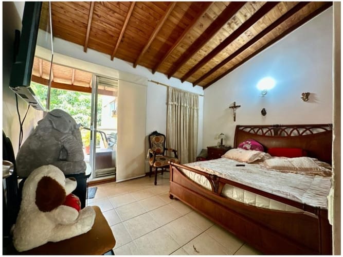 Casa de 3 alcobas en venta en Suramérica, La Estrella, 189 m² · foto 18 de 23