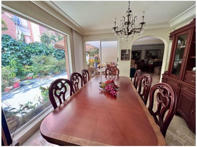 Casa de 3 alcobas en venta en El Poblado, Medellín, 274 m² · foto 5 de 24