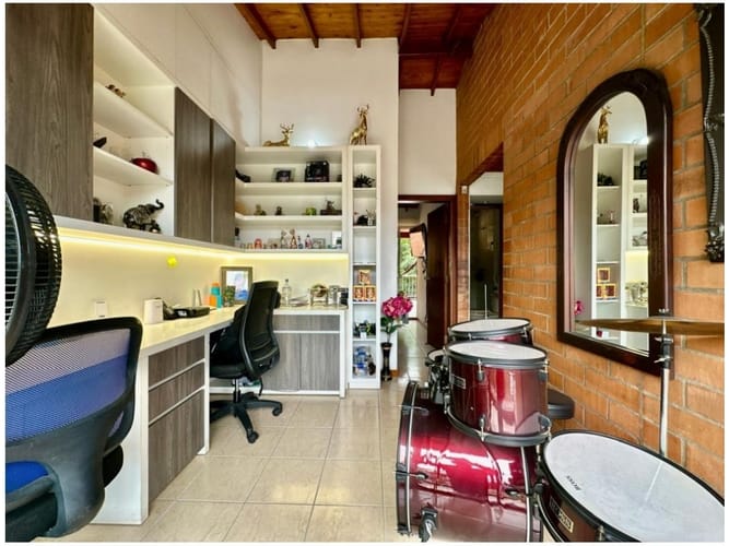 Casa de 3 alcobas en venta en Suramérica, La Estrella, 189 m² · foto 21 de 23
