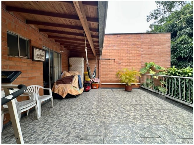 Casa de 3 alcobas en venta en Suramérica, La Estrella, 189 m² · foto 22 de 23