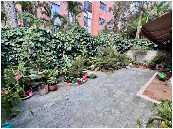 Casa de 3 alcobas en venta en El Poblado, Medellín, 274 m² · foto 10 de 24