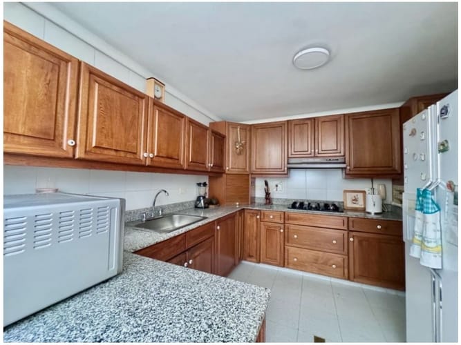 Casa de 3 alcobas en venta en El Poblado, Medellín, 274 m² · foto 13 de 24