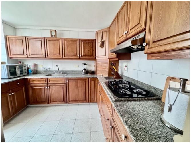Casa de 3 alcobas en venta en El Poblado, Medellín, 274 m² · foto 15 de 24
