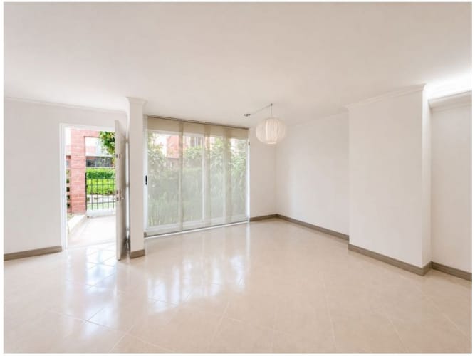 Casa de 4 alcobas en venta en Castropol, Medellín, 220 m² · foto 2 de 24