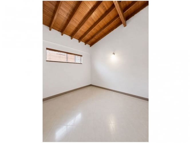 Casa de 4 alcobas en venta en Castropol, Medellín, 220 m² · foto 5 de 24