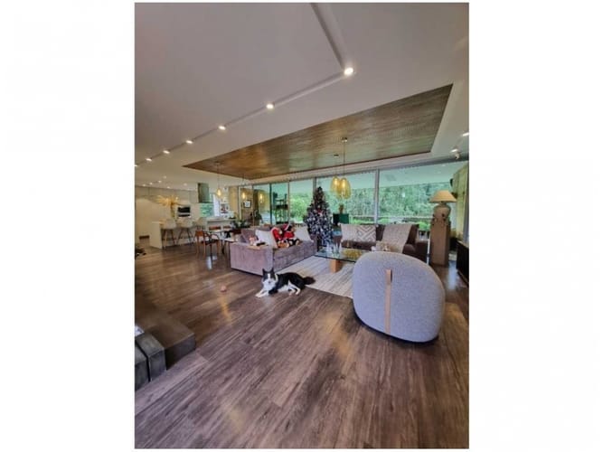 Casa de 5 alcobas en venta en Vía Las Palmas, Medellín, 465 m² · foto 2 de 24