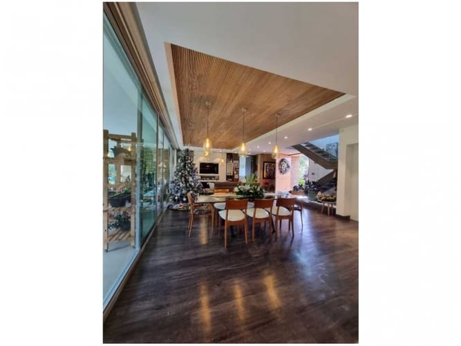 Casa de 5 alcobas en venta en Vía Las Palmas, Medellín, 465 m² · foto 3 de 24