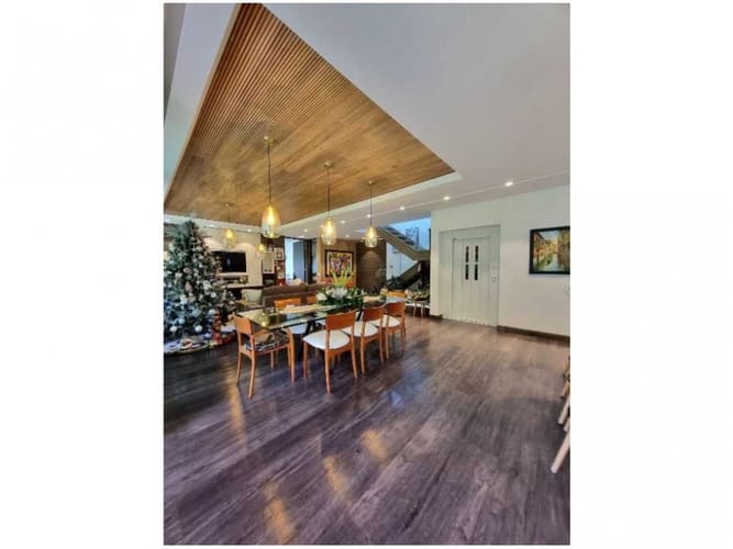 Casa de 5 alcobas en venta en Vía Las Palmas, Medellín, 465 m² · foto 7 de 24