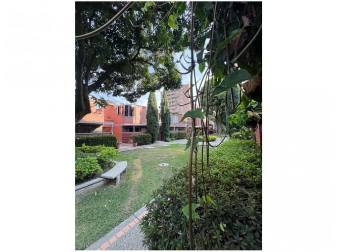 Casa de 4 alcobas en venta en Castropol, Medellín, 220 m² · foto 20 de 24