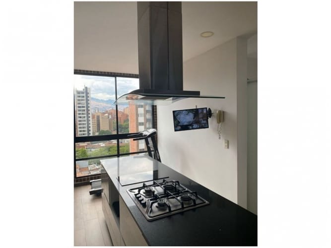 Casa de 4 alcobas en venta en El Poblado, Medellín, 380 m² · foto 3 de 24